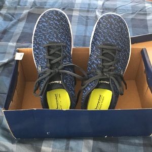 Mens Size 10.5 Champion Non-Mark Sole Shoes